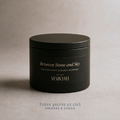 Between Stone & Sky – Entre pierre et ciel – Bougie Parfumée · Boîte
